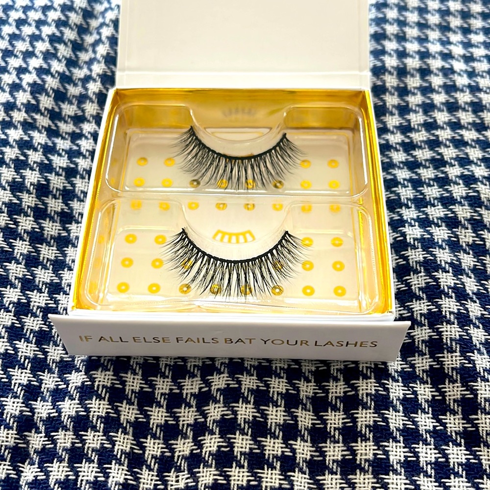 🦄 3 for $18 Battington Monroe Silk 3D Lashes